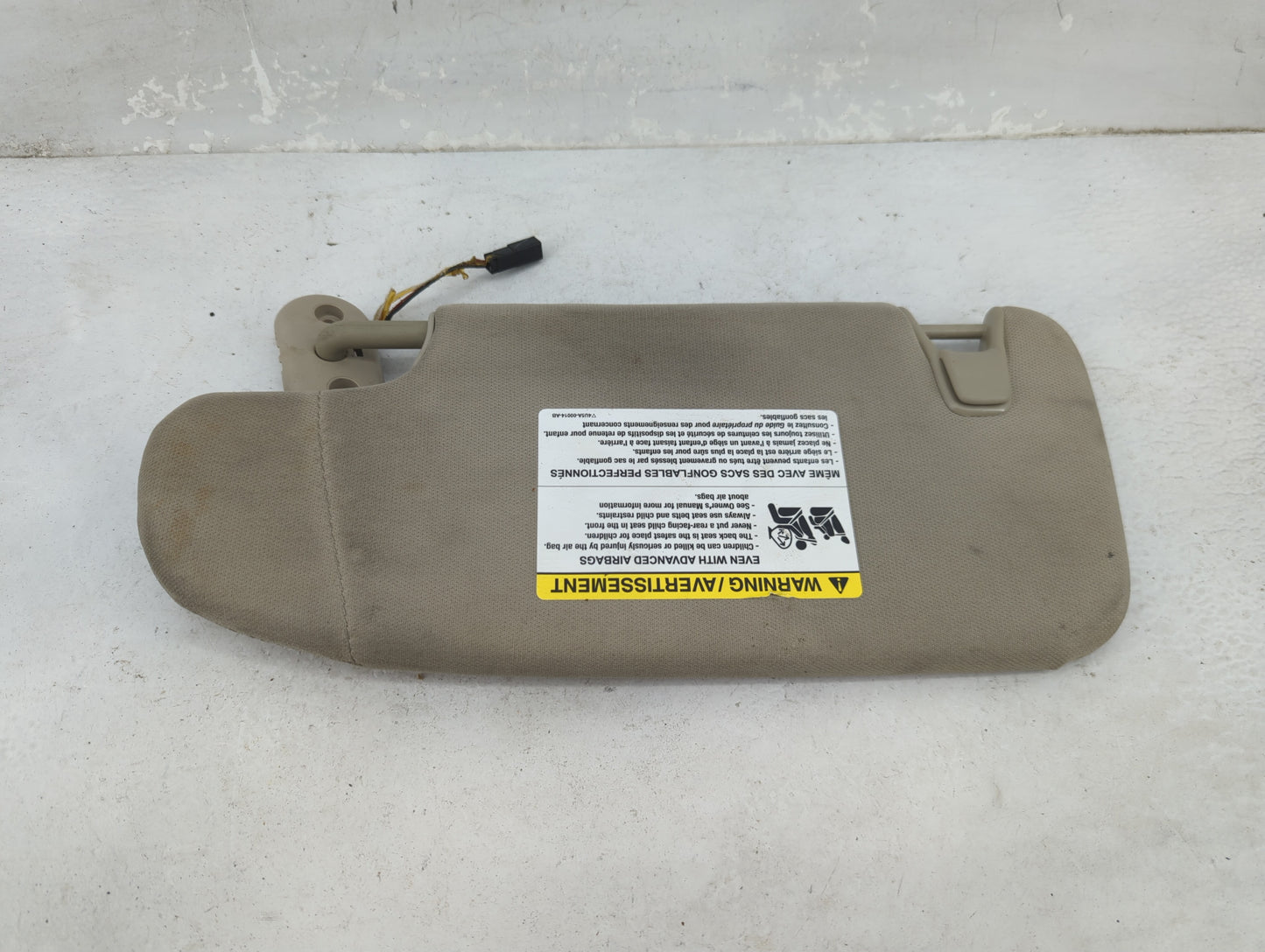 2010-2012 Ford Fusion Sun Visor Shade Replacement Passenger Right Mirror Fits Fits 2010 2011 2012 OEM Used Auto Parts - Oemu