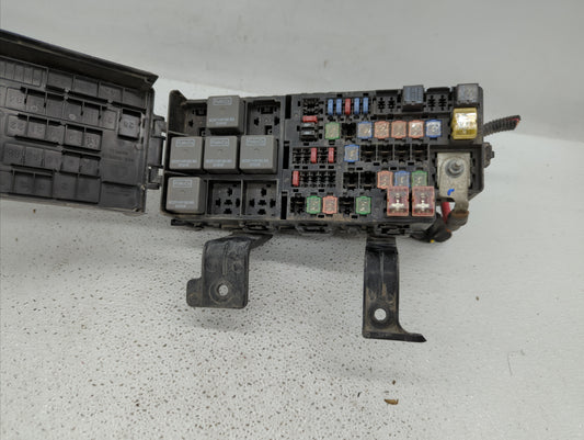 2010-2012 Ford Fusion Fusebox Fuse Box Panel Relay Module P/N:AE5T-14290-E 6E5T-14A003-AB, BE5T-14290-E Fits Fits 2010 2011 2012 OEM Used Auto Parts