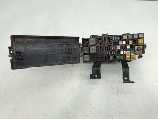 2010-2012 Ford Fusion Fusebox Fuse Box Panel Relay Module P/N:8E5T-14A003-AB BE5T-14290-D, BE5T-14290-F Fits Fits 2010 2011 2012 OEM Used Auto Parts