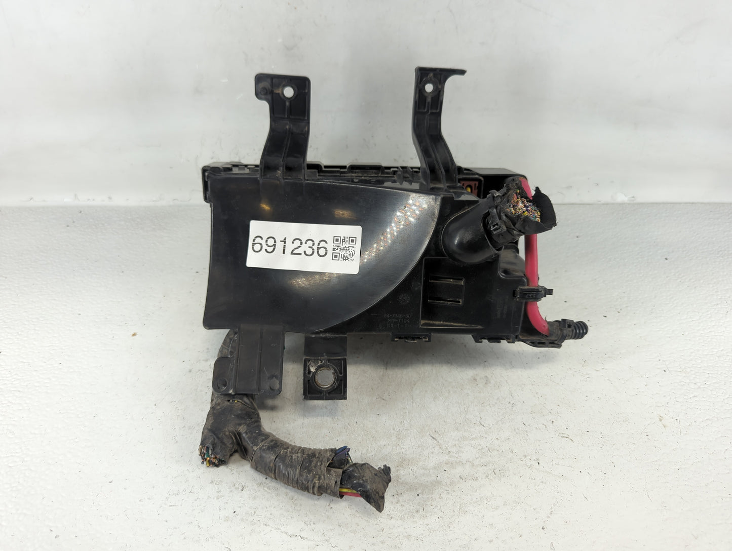 2010-2012 Ford Fusion Fusebox Fuse Box Panel Relay Module P/N:BE5T-14290-H Fits Fits 2010 2011 2012 OEM Used Auto Parts - Oe