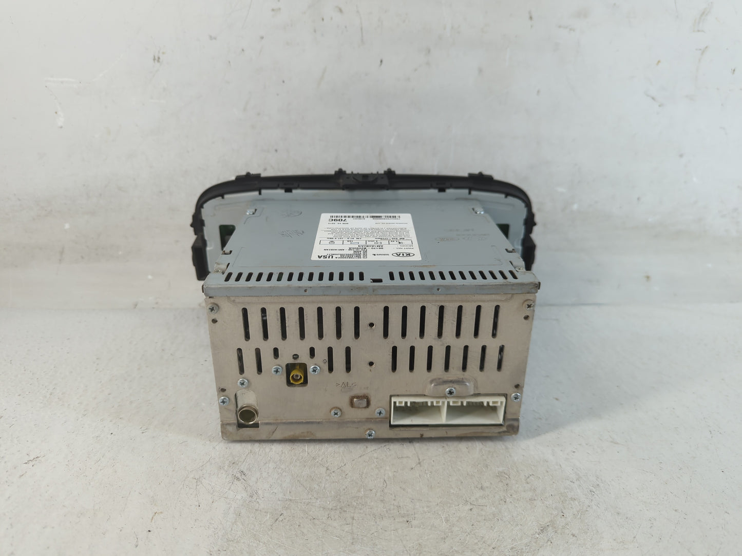 2012 Ford Fusion Radio AM FM Cd Player Receiver Replacement P/N:96170-B2090CA Fits OEM Used Auto Parts - Oemusedautoparts1.c