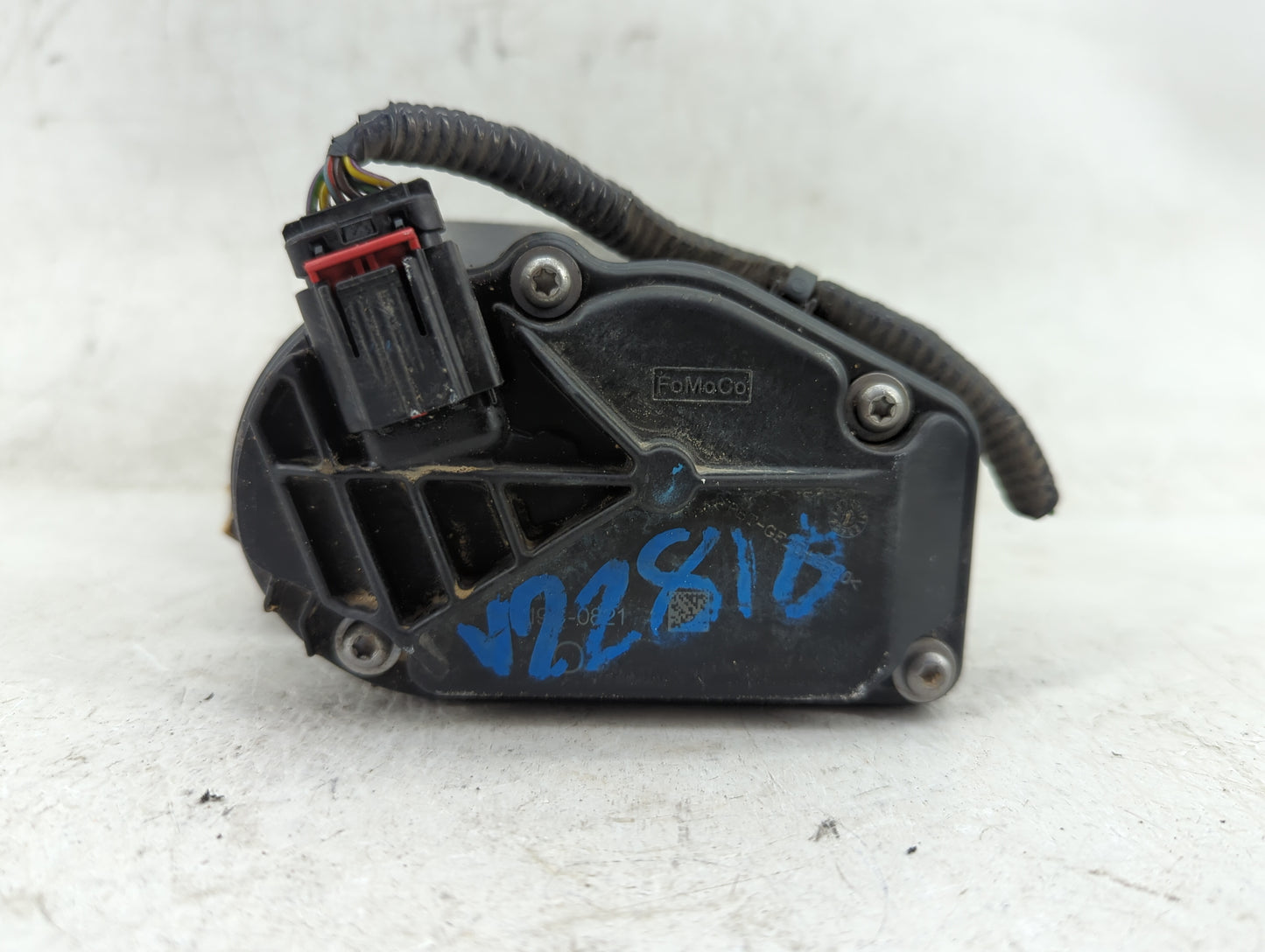 2011-2014 Ford Mustang Throttle Body P/N:AT4E926B Fits Fits 2011 2012 2013 2014 OEM Used Auto Parts - Oemusedautoparts1.com