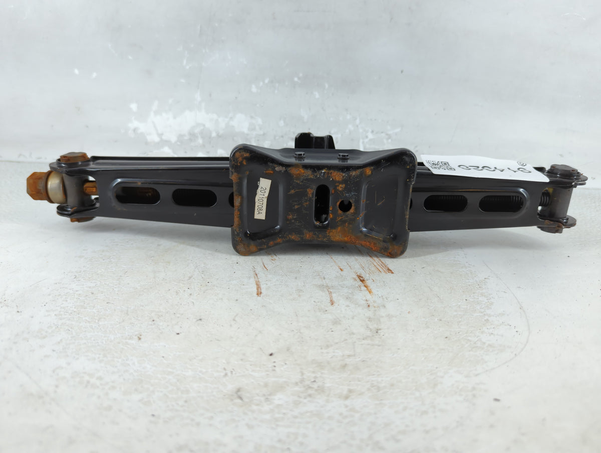 2012 Ford Taurus Spare Scissor Car Jack - Oemusedautoparts1.com