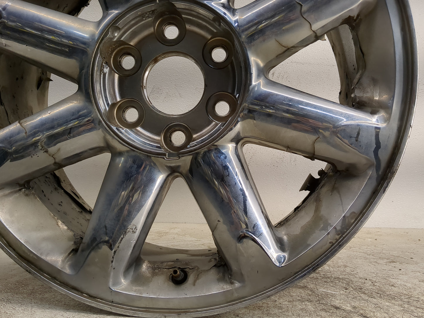 2007-2014 Gmc Yukon Oem Wheel Rim - Oemusedautoparts1.com