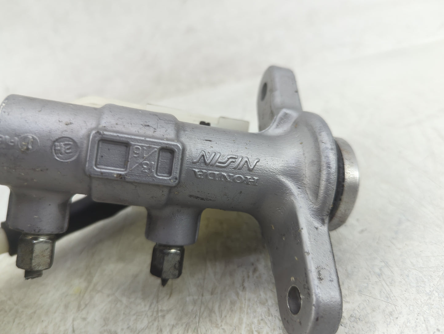 2012-2016 Honda Cr-v Brake Master Cylinder - Oemusedautoparts1.com