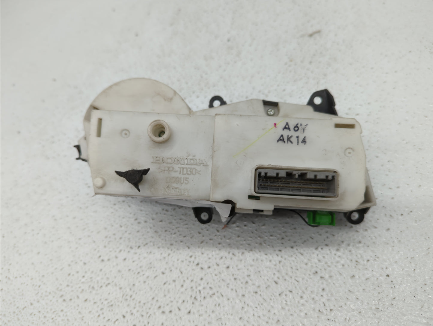 2012-2014 Honda Insight Climate Control Module Temperature AC/Heater Replacement P/N:DO9US Fits Fits 2012 2013 2014 OEM Used