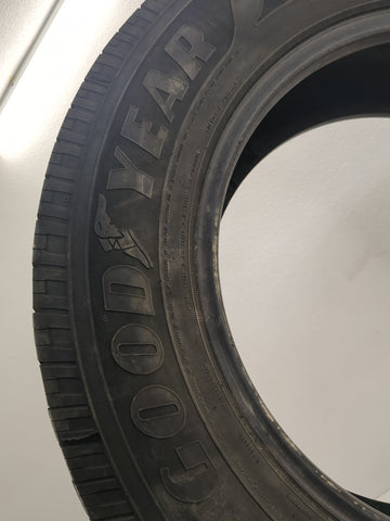 Used Tire 235/65R17 GOODYEAR RELIANT ALL SEASON 104V - Tread Depth 6/32