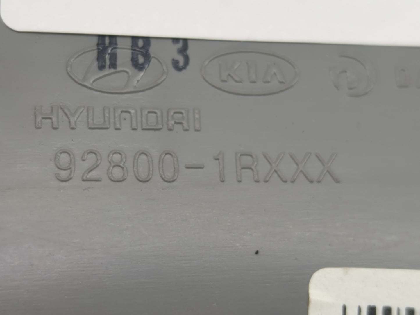 2012-2017 Hyundai Accent Overhead Roof Console 1321947 - Oemusedautoparts1.com