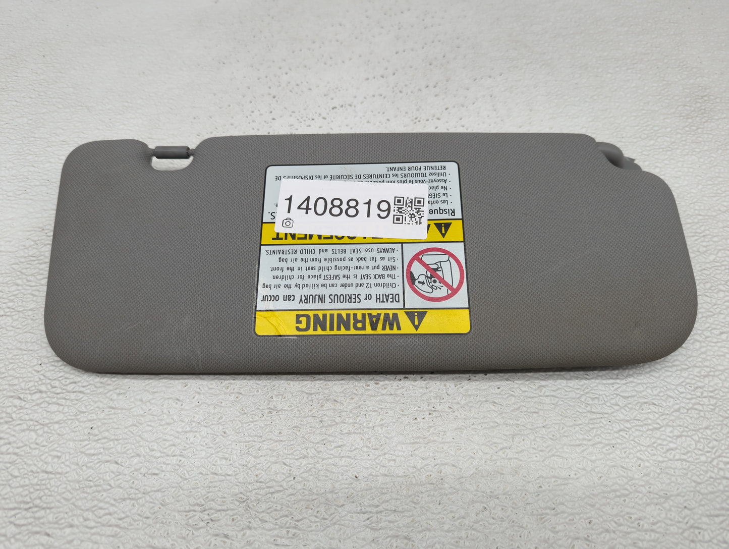 2012-2013 Hyundai Accent Sun Visor Shade Replacement Driver Left Mirror Fits Fits 2012 2013 OEM Used Auto Parts - Oemusedaut