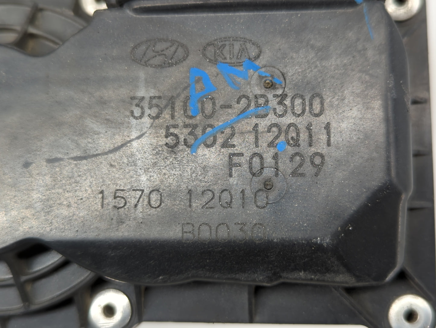 2012-2019 Hyundai Accent Throttle Body P/N:35100-2B300 Fits Fits 2012 2013 2014 2015 2016 2017 2018 2019 OEM Used Auto Parts