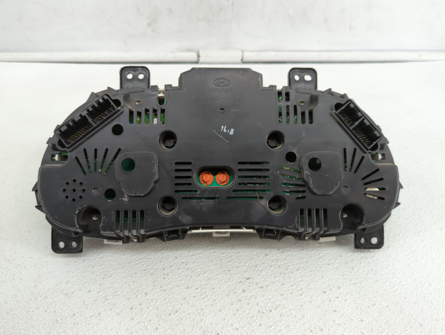 2012-2013 Hyundai Accent Instrument Cluster Speedometer Gauges P/N:94001-1R000 94001-1R020 Fits Fits 2012 2013 OEM Used Auto