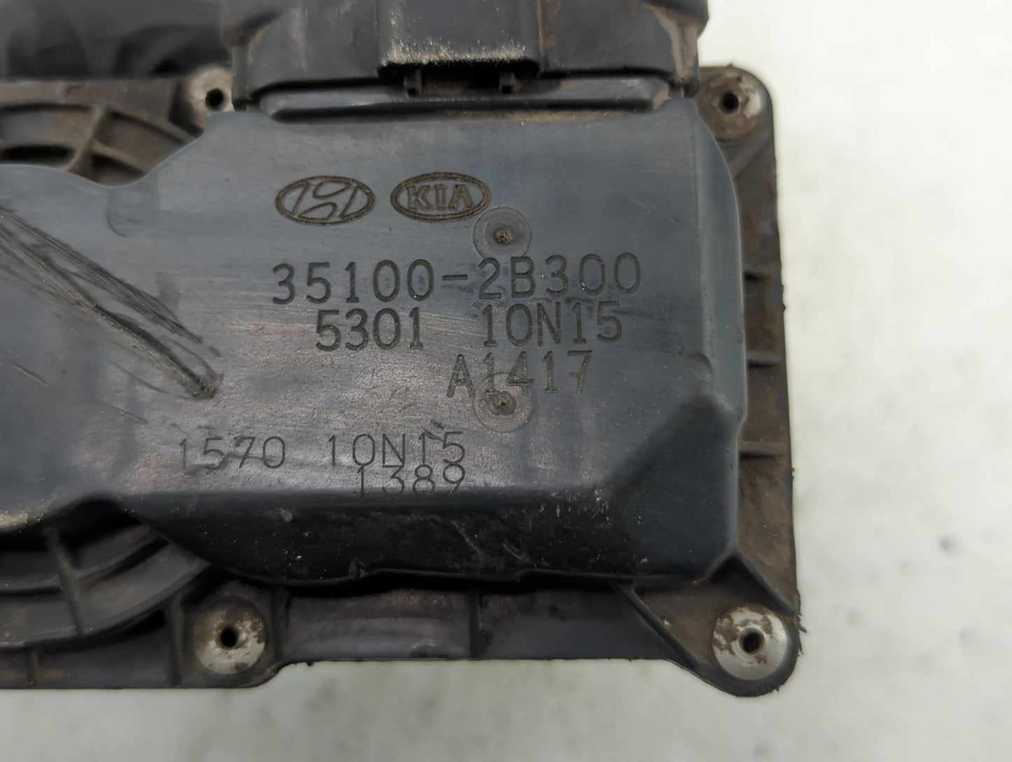 2012-2019 Hyundai Accent Throttle Body P/N:35100-2B300 Fits Fits 2012 2013 2014 2015 2016 2017 2018 2019 OEM Used Auto Parts