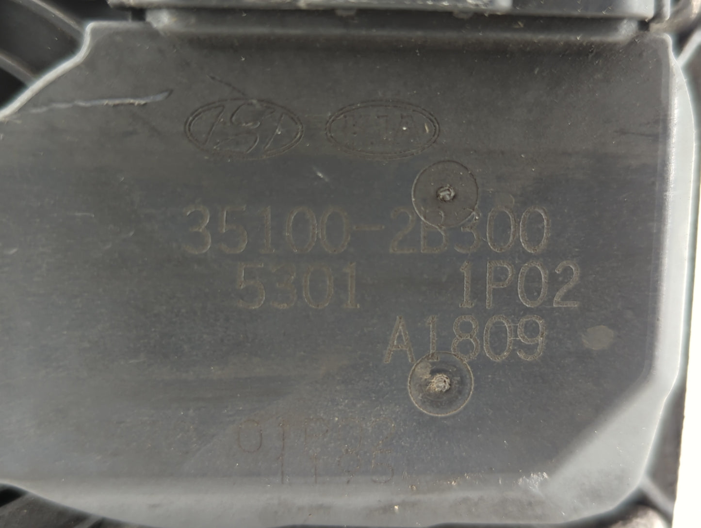 2012-2019 Hyundai Accent Throttle Body P/N:35100-2B300 Fits Fits 2012 2013 2014 2015 2016 2017 2018 2019 OEM Used Auto Parts