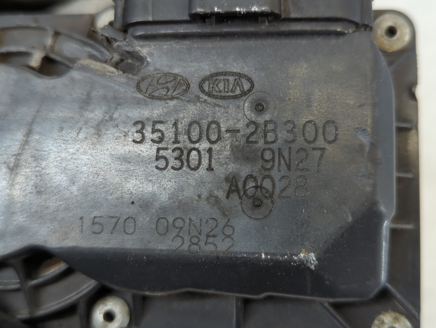 2012-2019 Hyundai Accent Throttle Body P/N:35100-2B300 Fits Fits 2012 2013 2014 2015 2016 2017 2018 2019 OEM Used Auto Parts