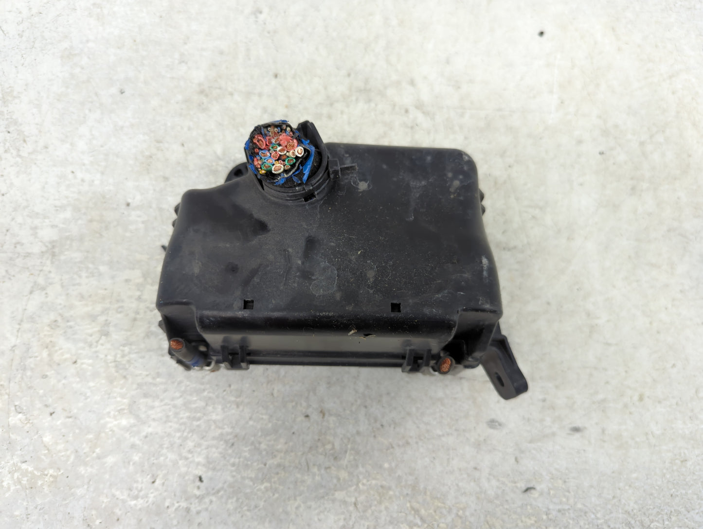 2012-2013 Hyundai Accent Fusebox Fuse Box Panel Relay Module Fits Fits 2012 2013 OEM Used Auto Parts - Oemusedautoparts1.com