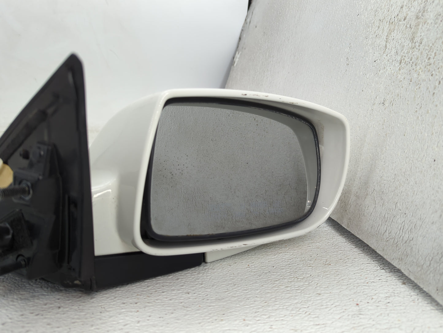 2009-2016 Hyundai Genesis Passenger Side View Mirror - Right Door Mirror OEM Used - Oemusedautoparts1.com