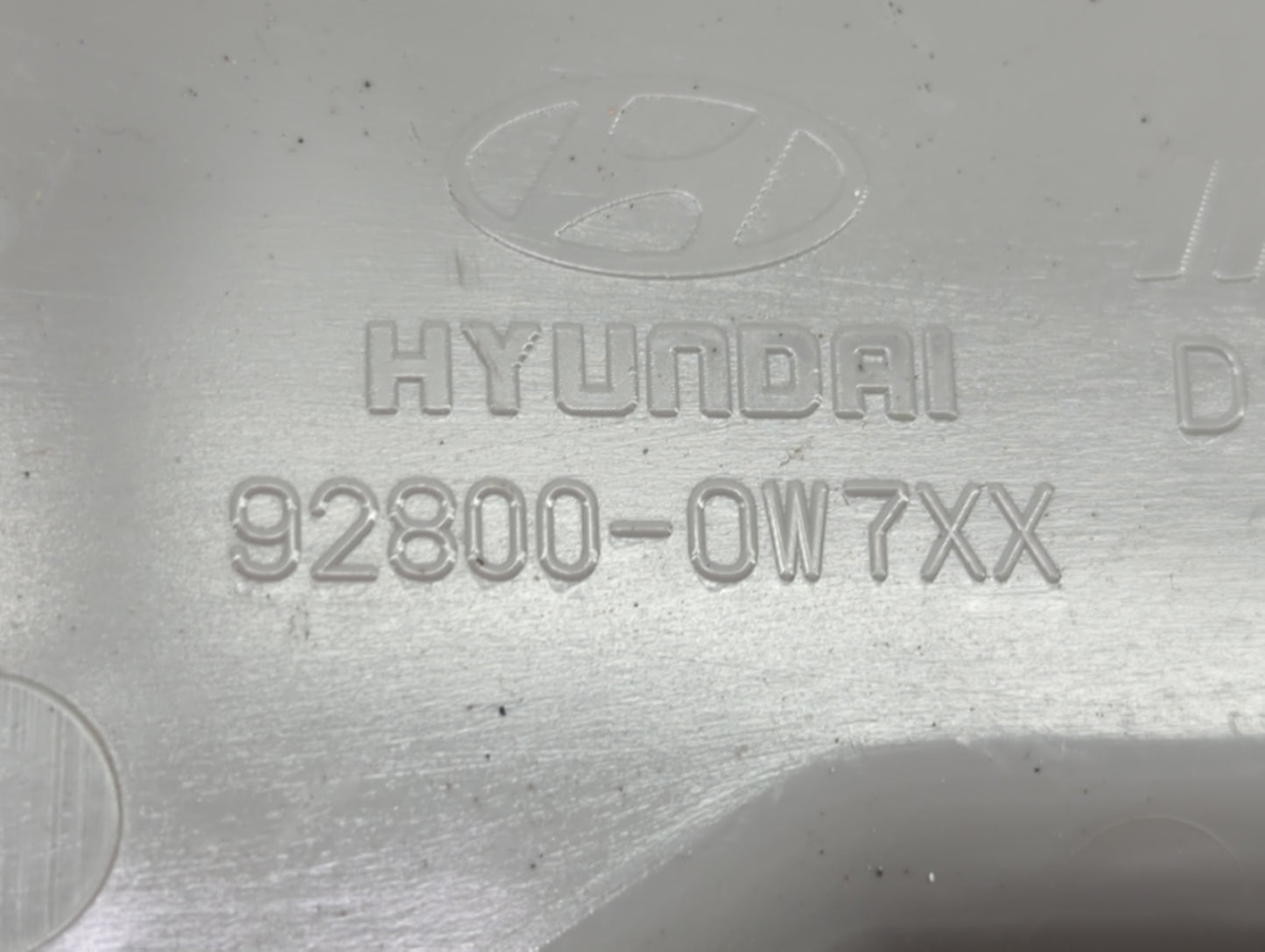 2010-2012 Hyundai Santa Fe Overhead Roof Console - Oemusedautoparts1.com