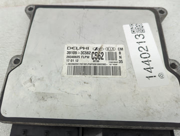 2010-2012 Hyundai Santa Fe PCM Engine Control Computer ECU ECM PCU OEM P/N:39109-3C562 28348825 Fits Fits 2010 2011 2012 OEM Used Auto Parts