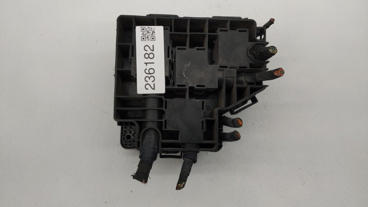 2010-2012 Hyundai Santa Fe Fusebox Fuse Box Panel Relay Module P/N:91115-2B050 91950-2B710 Fits Fits 2010 2011 2012 OEM Used