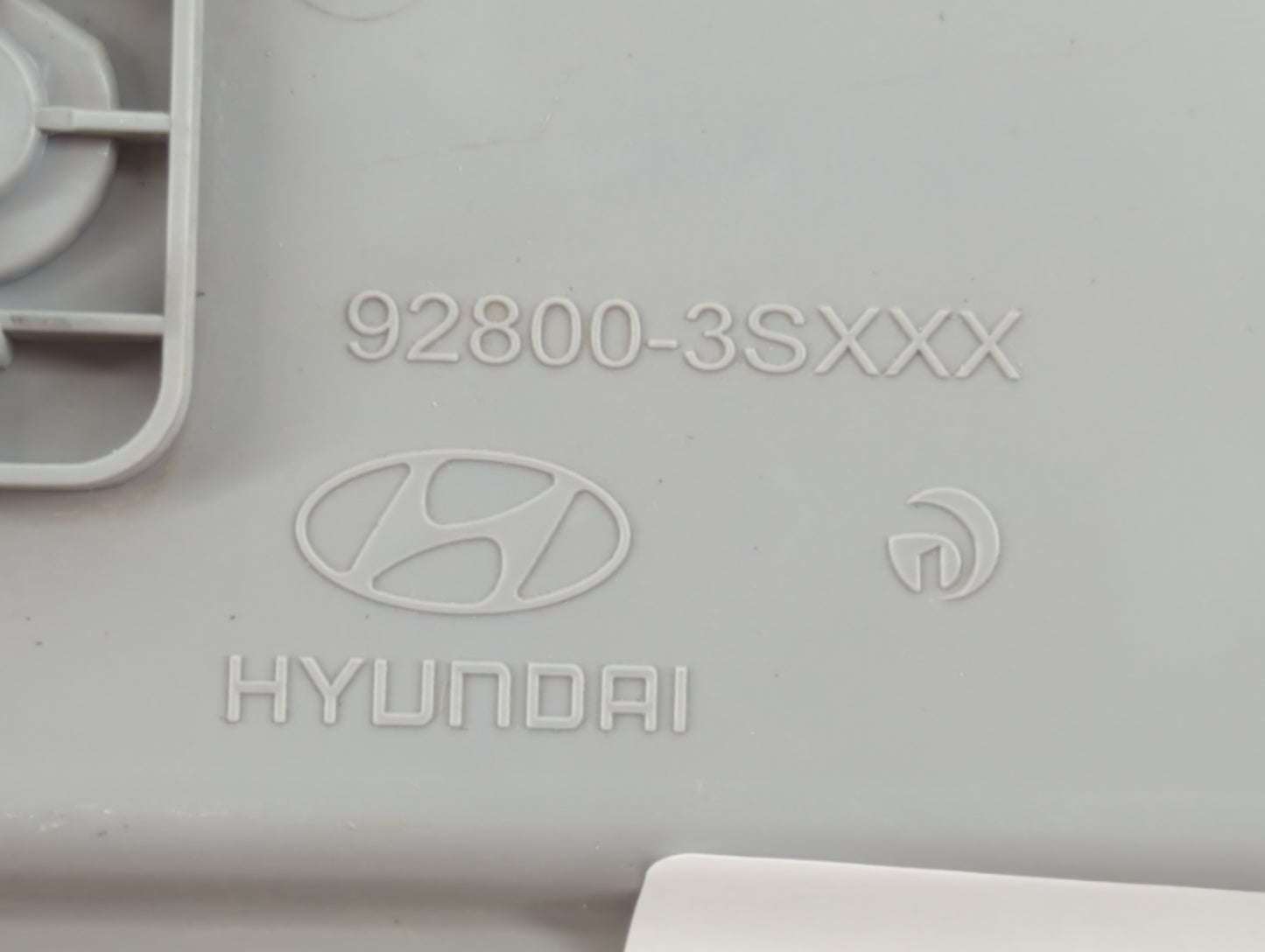 2011-2015 Hyundai Sonata Overhead Roof Console 1118434 - Oemusedautoparts1.com