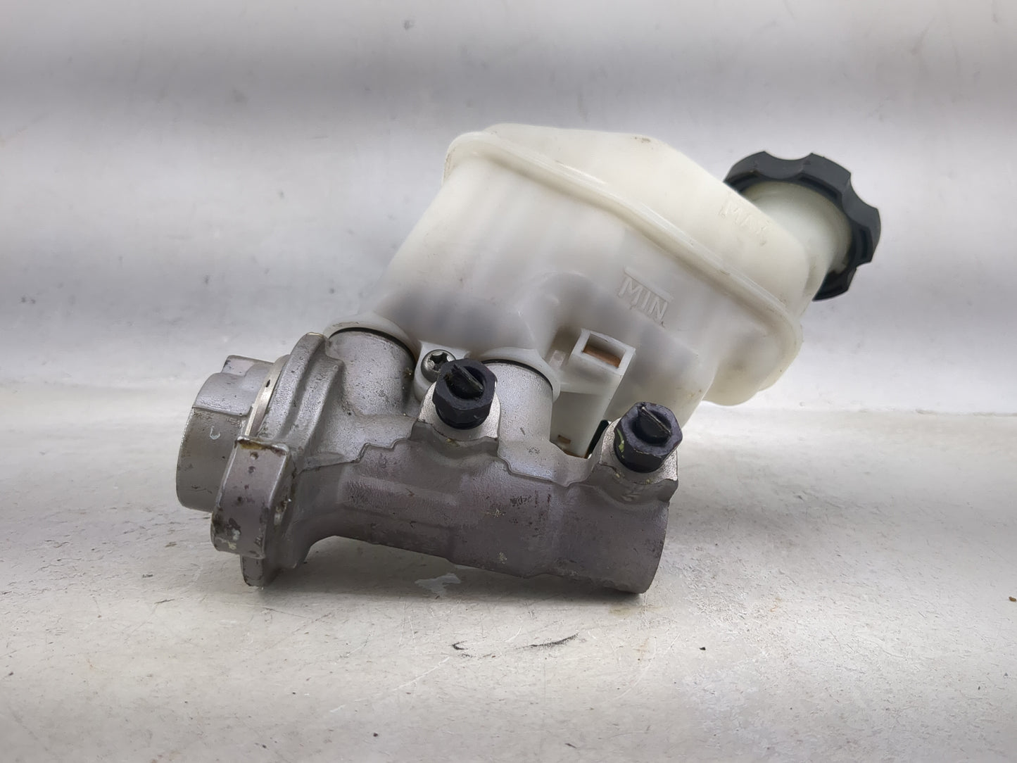 2011-2014 Hyundai Sonata Brake Master Cylinder 1491121 - Oemusedautoparts1.com