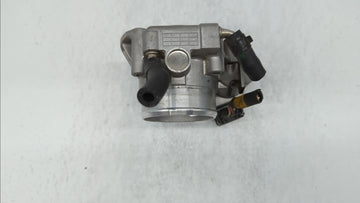 2011-2015 Hyundai Sonata Throttle Body P/N:35100-2G800 Fits Fits 2011 2012 2013 2014 2015 2016 OEM Used Auto Parts