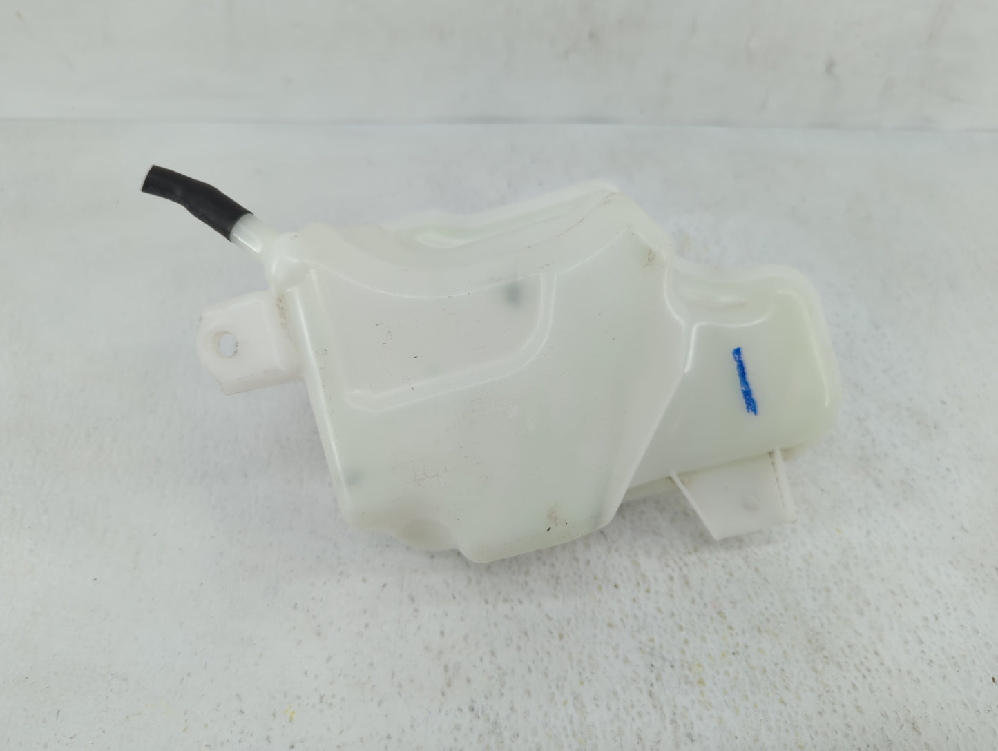 2011-2015 Hyundai Sonata Radiator Coolant Overflow Expansion Tank Bottle - Oemusedautoparts1.com