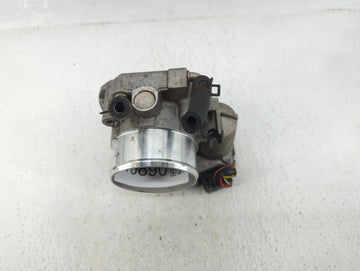 2011-2014 Hyundai Sonata Throttle Body P/N:35100-2G700 Fits Fits 2011 2012 2013 2014 2015 2016 OEM Used Auto Parts
