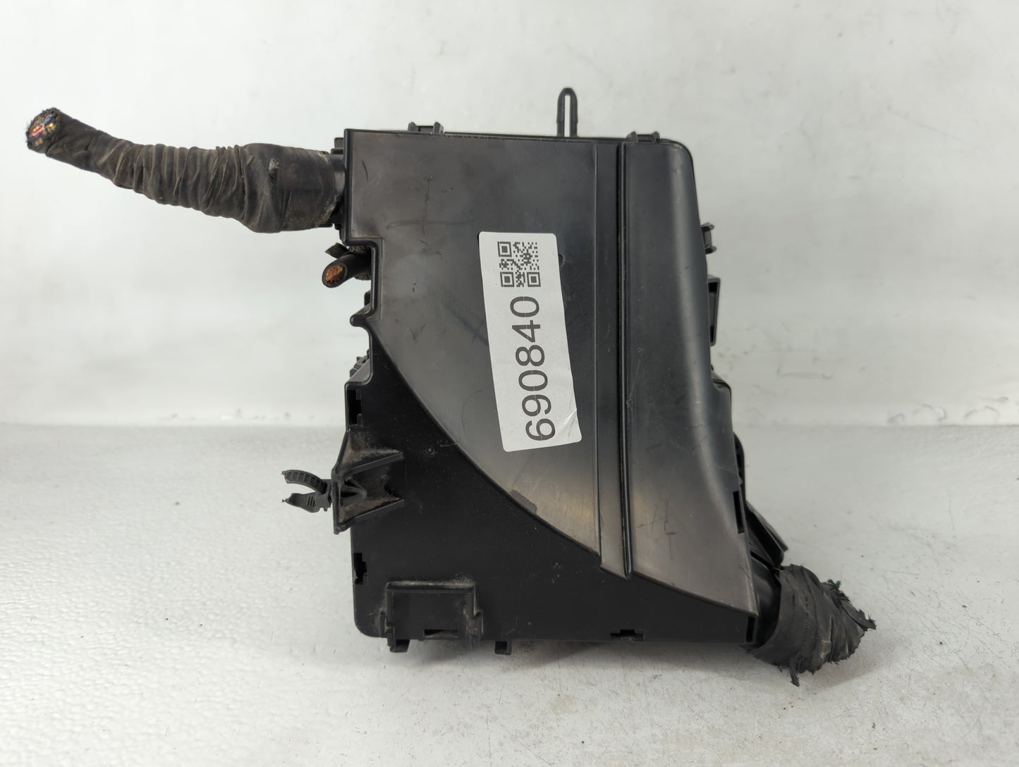 2011-2014 Hyundai Sonata Fusebox Fuse Box Panel Relay Module P/N:91950-3S740 Fits Fits 2011 2012 2013 2014 OEM Used Auto Par