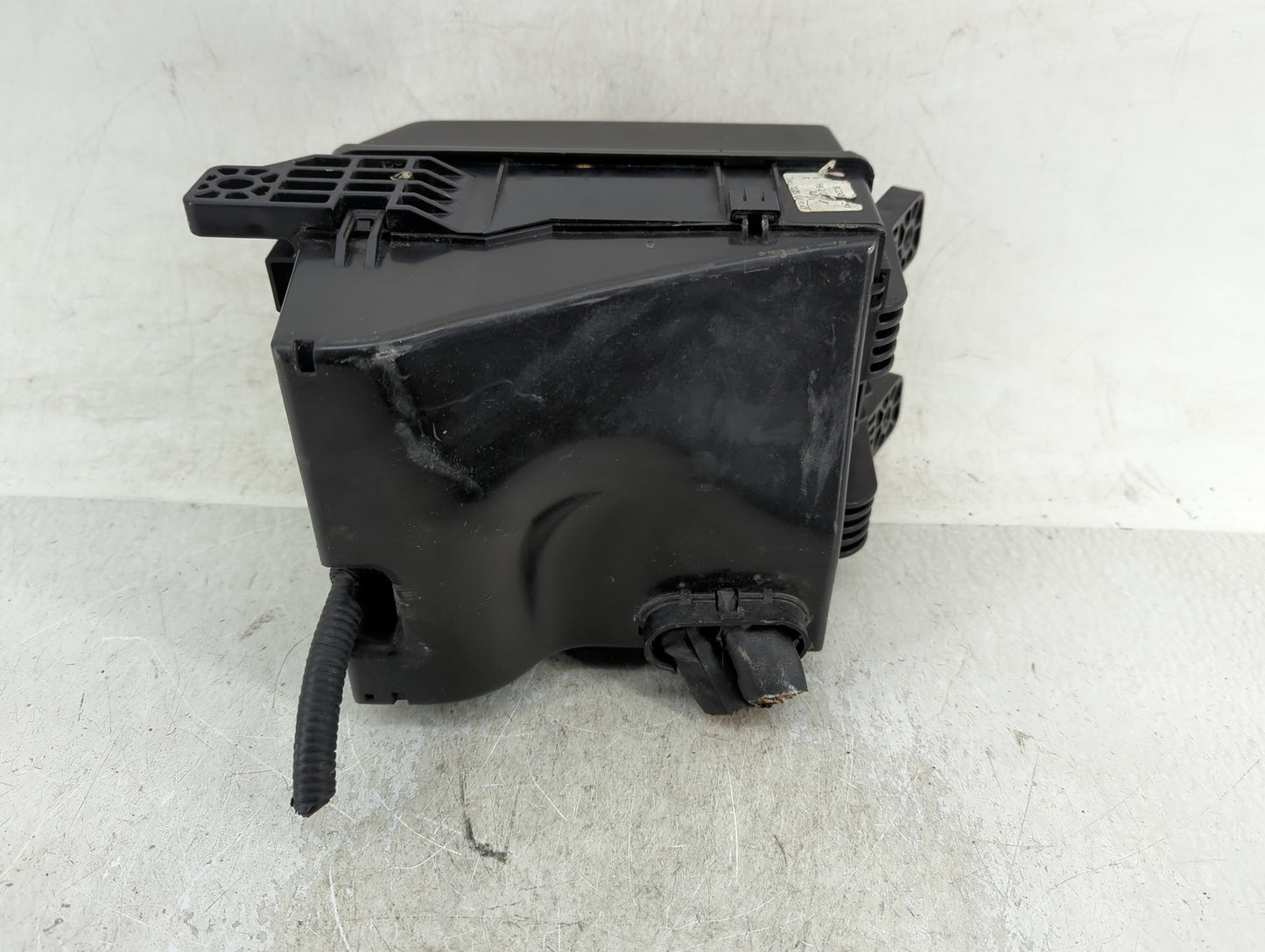 2011-2013 Hyundai Tucson Fusebox Fuse Box Panel Relay Module P/N:91401 2S154 Fits Fits 2011 2012 2013 OEM Used Auto Parts -
