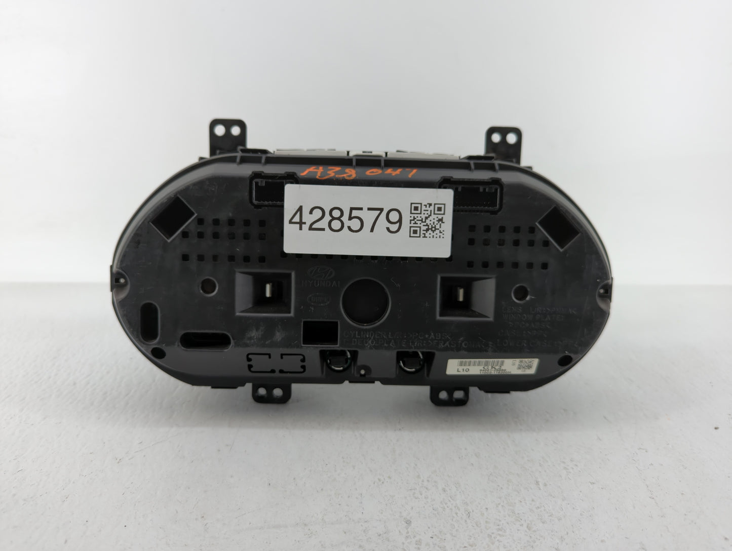 2010-2013 Hyundai Tucson Instrument Cluster Speedometer Gauges P/N:94001-2S580 94001-2S585 Fits Fits 2010 2011 2012 2013 OEM