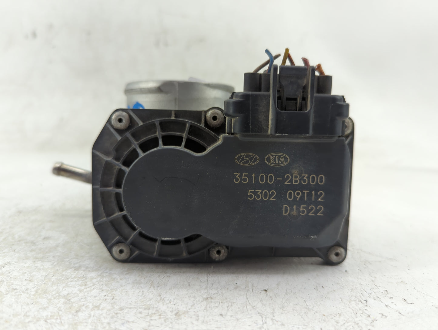 2012-2017 Hyundai Veloster Throttle Body P/N:35100-2B300 Fits Fits 2012 2013 2014 2015 2016 2017 2018 2019 OEM Used Auto Par