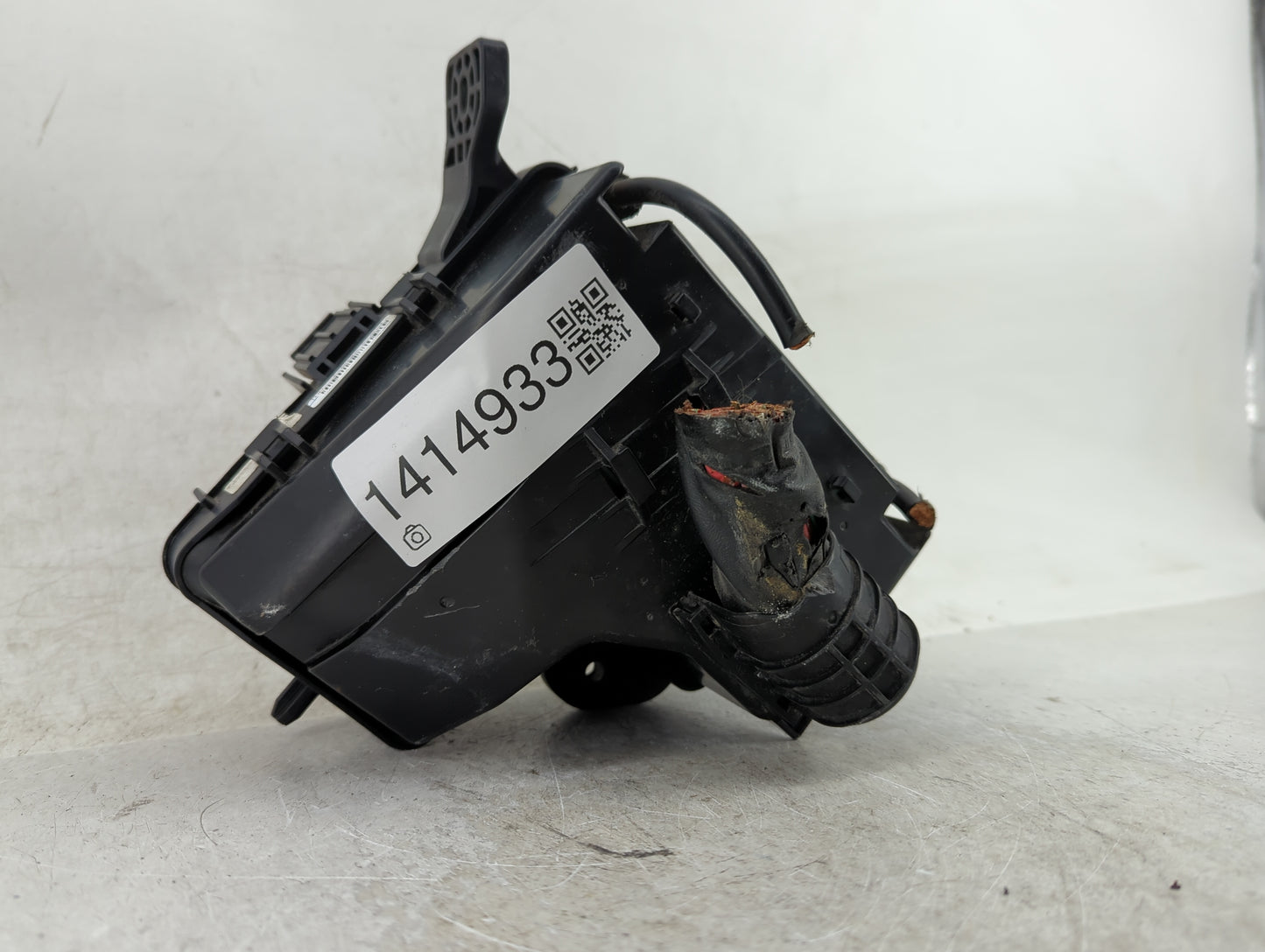 2012-2014 Hyundai Veloster Fusebox Fuse Box Panel Relay Module P/N:91236-2V652-01 Fits Fits 2012 2013 2014 OEM Used Auto Par