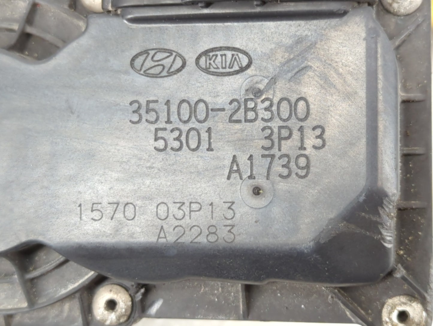 2012-2017 Hyundai Veloster Throttle Body P/N:35100-2B300 Fits Fits 2012 2013 2014 2015 2016 2017 2018 2019 OEM Used Auto Par
