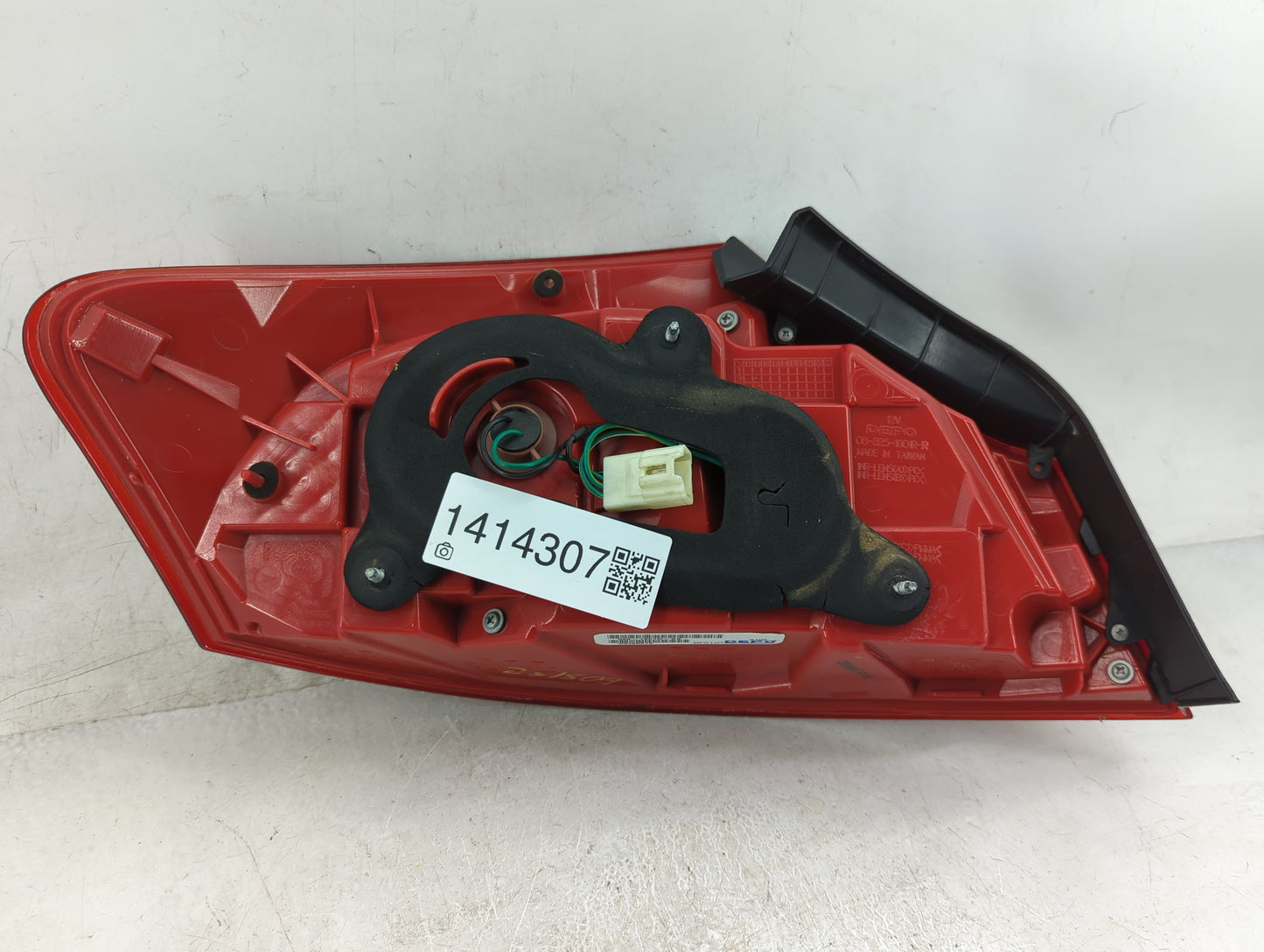 2009-2013 Infiniti G37 Tail Light Assembly Passenger Right OEM P/N:325-1901R Fits Fits 2007 2008 2009 2010 2011 2012 2013 20