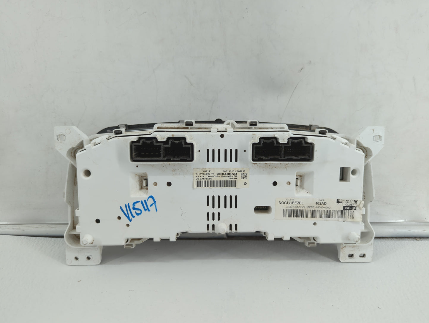 2011-2012 Jeep Compass Instrument Cluster Speedometer Gauges P/N:68080402AE 98080402AD, P68080402AE Fits Fits 2011 2012 OEM