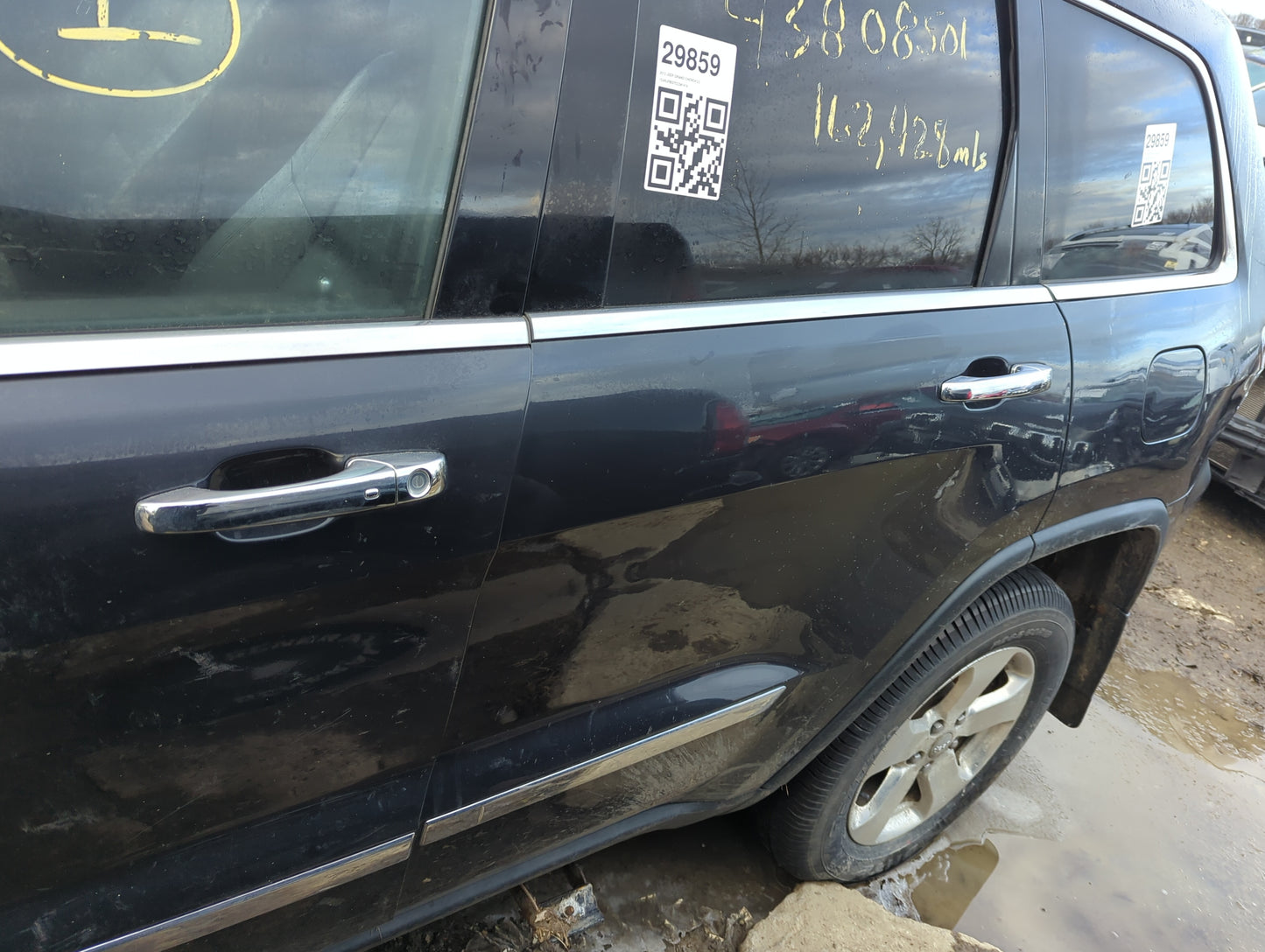 2011-2022 Jeep Grand Cherokee Driver Rear Door Oem - Oemusedautoparts1.com