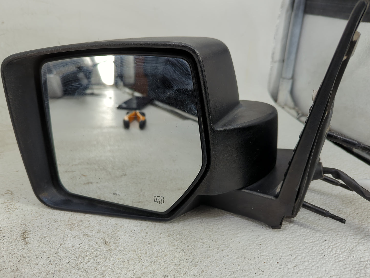 2008-2012 Jeep Liberty Driver Side View Mirror - Left Door Mirror OEM Used - Oemusedautoparts1.com