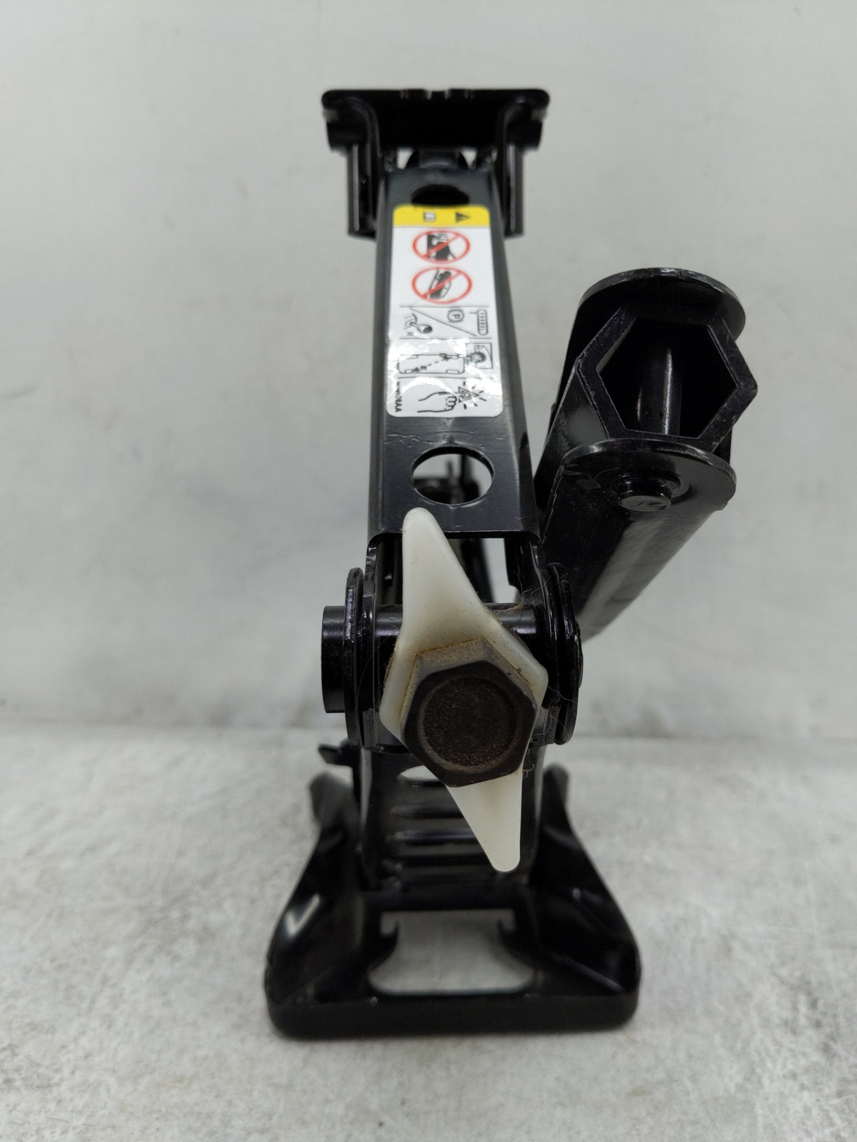 2012 Jeep Patriot Spare Scissor Car Jack 1479957 - Oemusedautoparts1.com