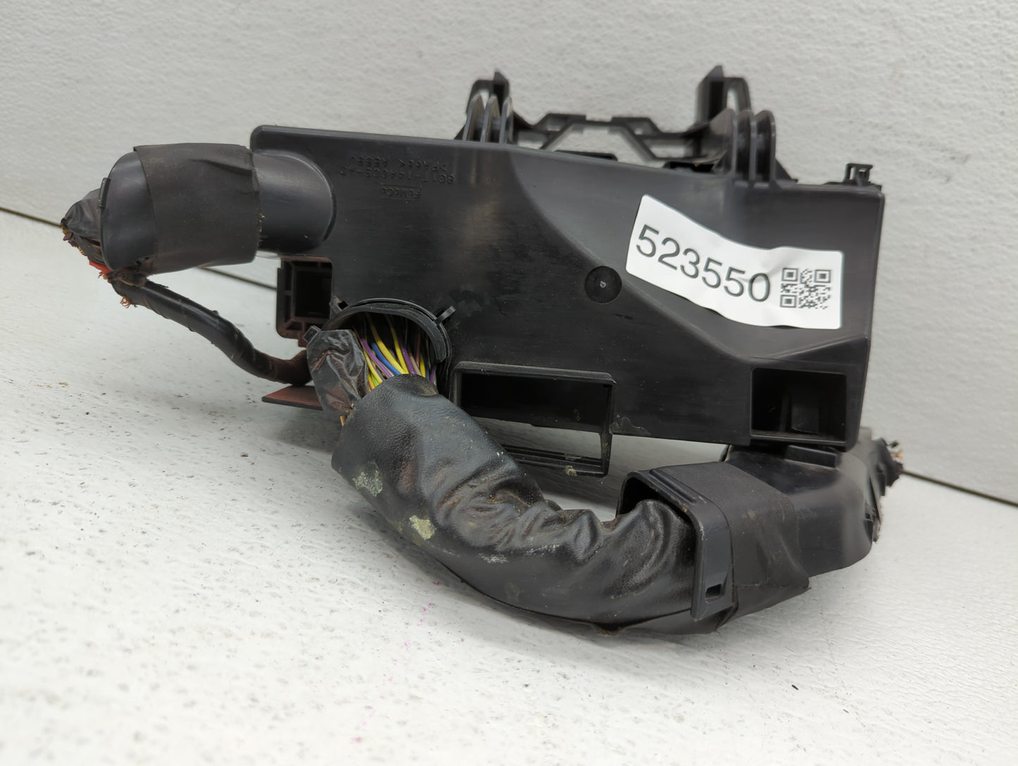 2009-2012 Lincoln Mks Fusebox Fuse Box Panel Relay Module P/N:8G1T-14A003-AC Fits Fits 2009 2010 2011 2012 OEM Used Auto Par