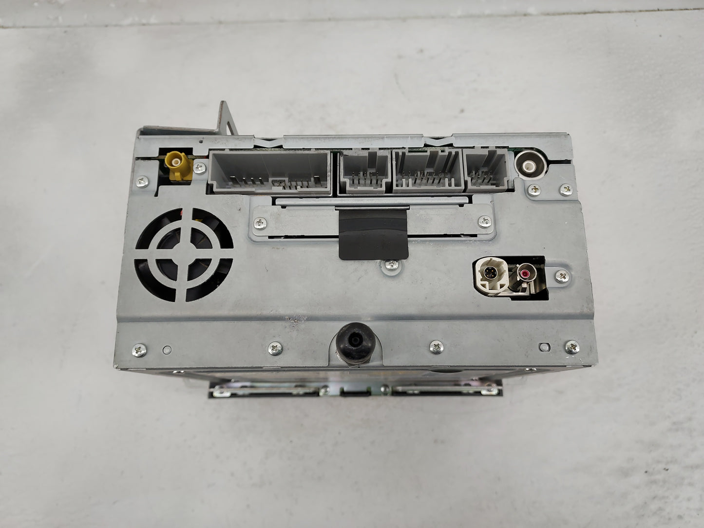 2012 Lincoln Mks Radio AM FM Cd Player Receiver Replacement Fits OEM Used Auto Parts - Oemusedautoparts1.com