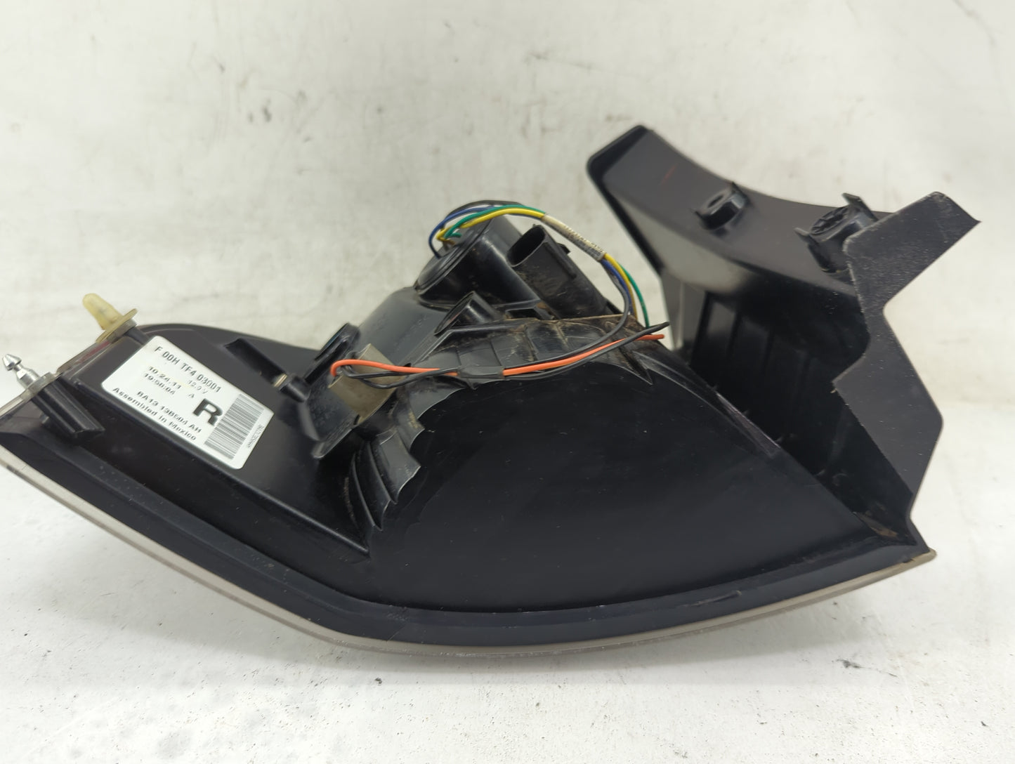 2011-2015 Lincoln Mkx Tail Light Assembly Passenger Right OEM P/N:F00HTF403001 BA1313B504AH Fits Fits 2011 2012 2013 2014 20