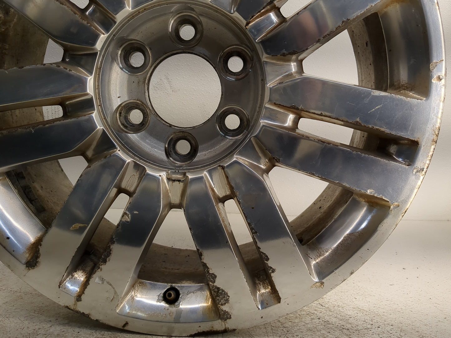 2011-2014 Lincoln Navigator Oem Wheel Rim 1252625 - Oemusedautoparts1.com