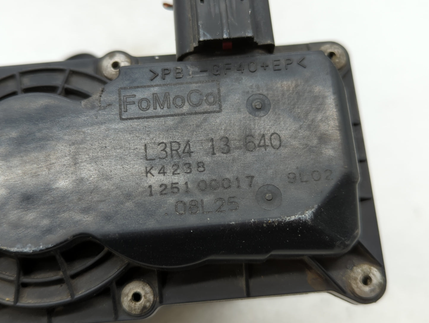 2006-2013 Mazda 3 Throttle Body P/N:6M8G-9F991-A L3R4 13 640, L3G2 13 640 A Fits Fits 2006 2007 2008 2009 2010 2011 2012 201