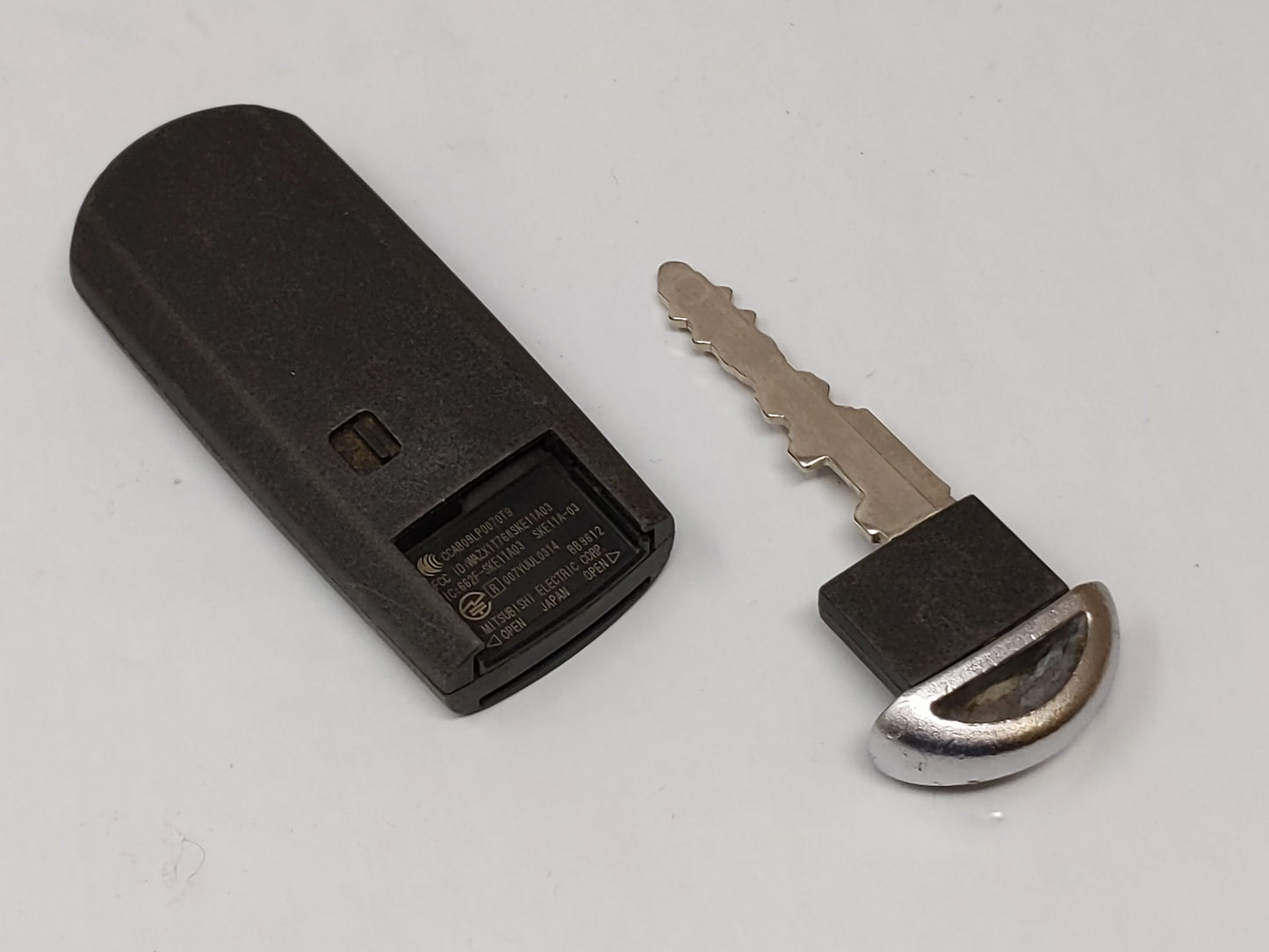 Mazda Keyless Entry Remote Wazx1t768ske11a03 3 Buttons - Oemusedautoparts1.com