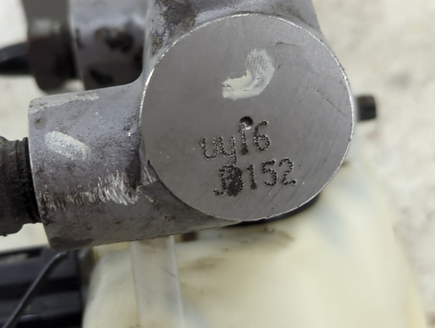 Mazda Cx9 Brake Master Cylinder - Oemusedautoparts1.com