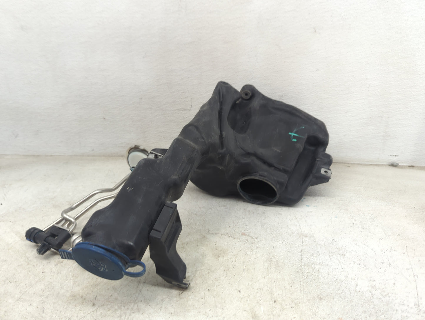 2012 Mercedes-benz C-class Windshield Washer Fluid Reservoir Bottle Oem - Oemusedautoparts1.com