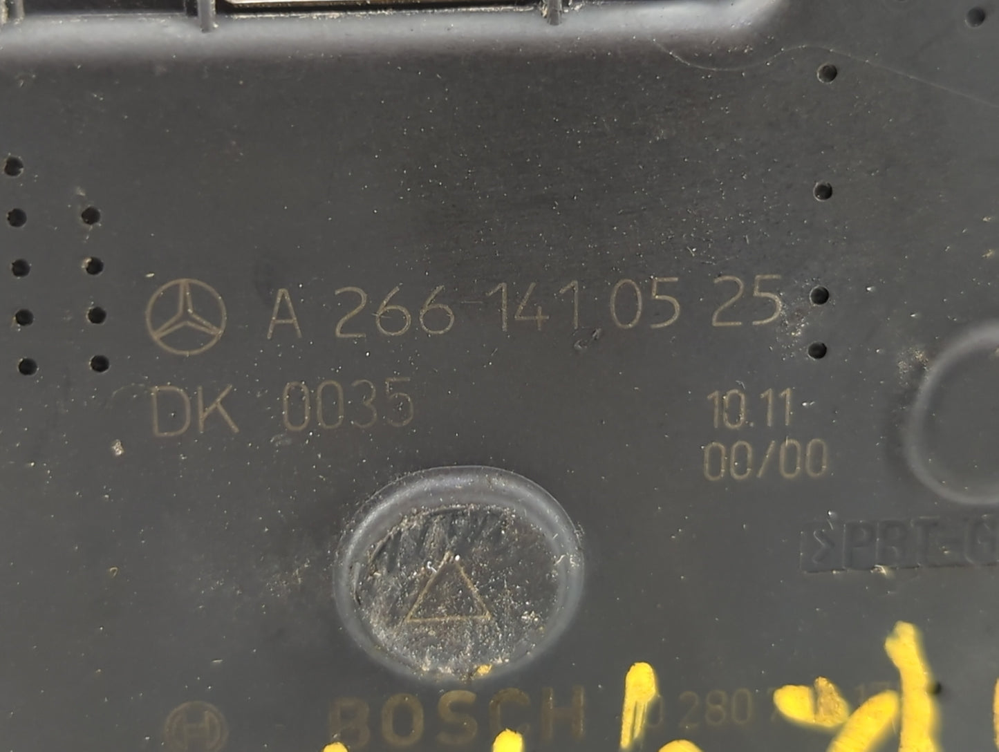 2012-2015 Mercedes-Benz C250 Throttle Body P/N:266 141 05 25 2661410525 Fits OEM Used Auto Parts - Oemusedautoparts1.com