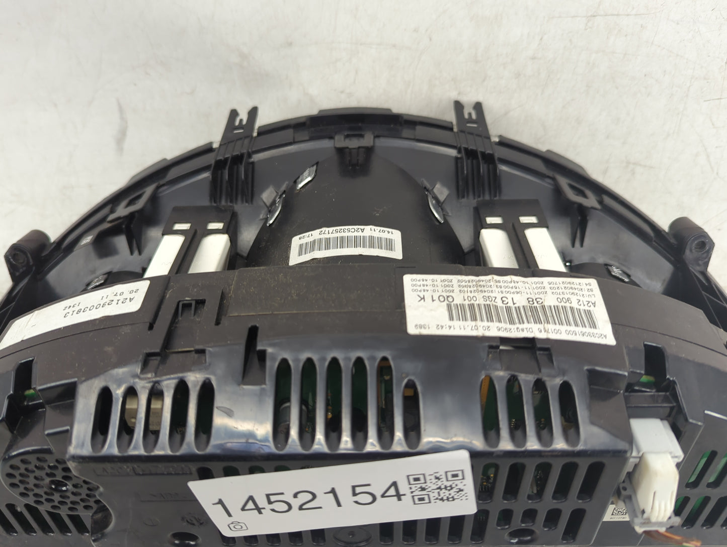 2012 Mercedes-Benz E-Class Instrument Cluster Speedometer Gauges P/N:A2129004213 2129014102, A2C33061900 Miles: Fits OEM Use