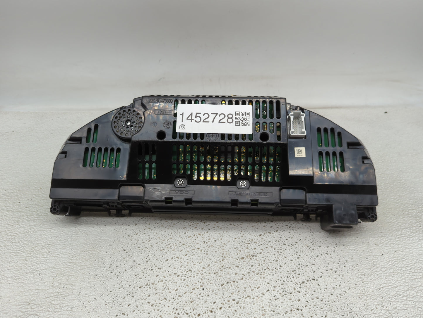 2012 Mercedes-Benz E-Class Instrument Cluster Speedometer Gauges P/N:A2129004213 2129014102, A2C33061900 Miles:166K Fits OEM